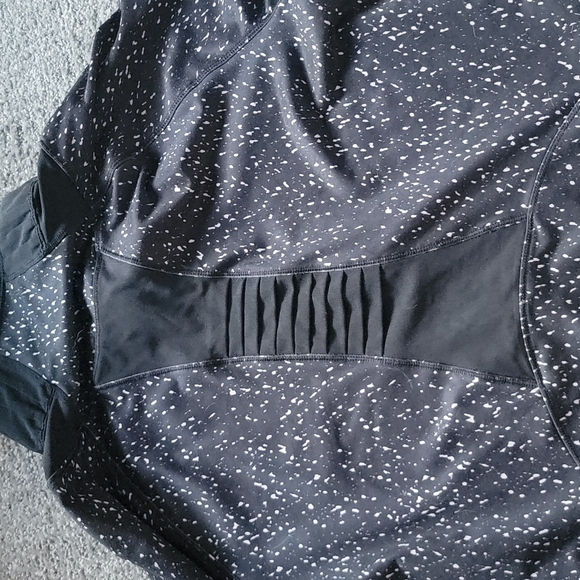 Lululemon athletica size 12 Go the Distance 1/2 Zip - Picture 6 of 8